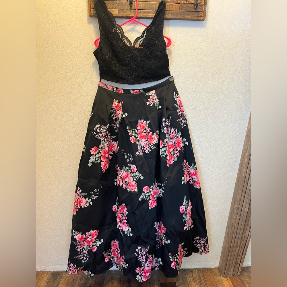 Bee Darlin Floral Skirt Set